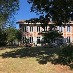 Saint Armand فندق مبيت وإفطار *
